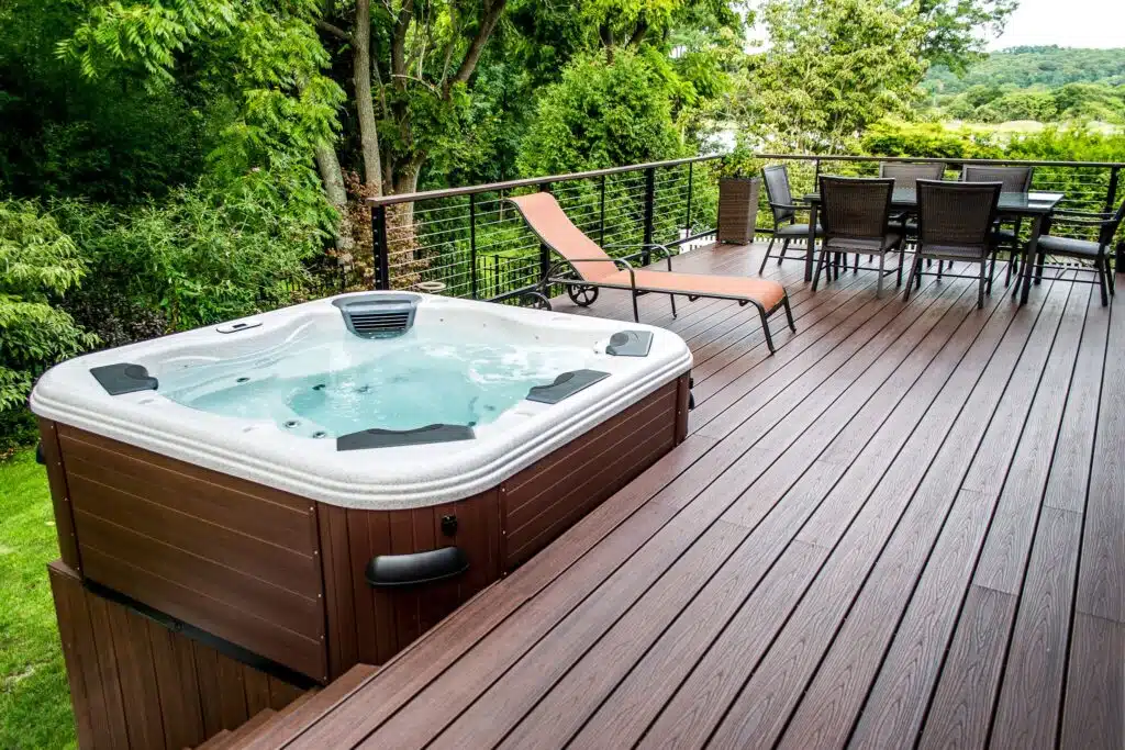 Quel Spa 4 places choisir pour votre terrasse