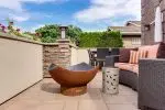 Une piscine et une terrasse au même endroit, c'est possible !