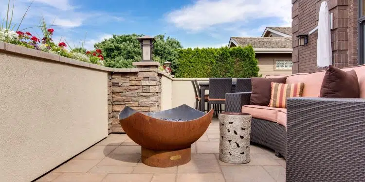 Une piscine et une terrasse au même endroit, c'est possible !